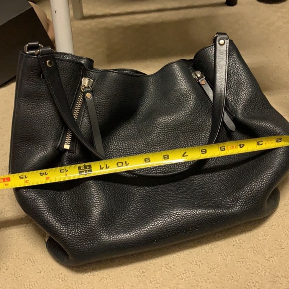 Burberry tote - Picture 10 of 13